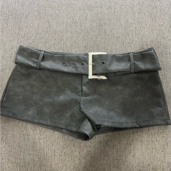 Floerns Pants - Floerns Stylish Y2K Faux Leather Mini Shorts with Belt